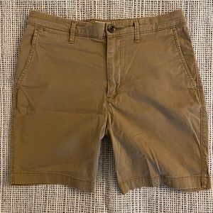 Men’s Shorts 7” inseam Size(28)